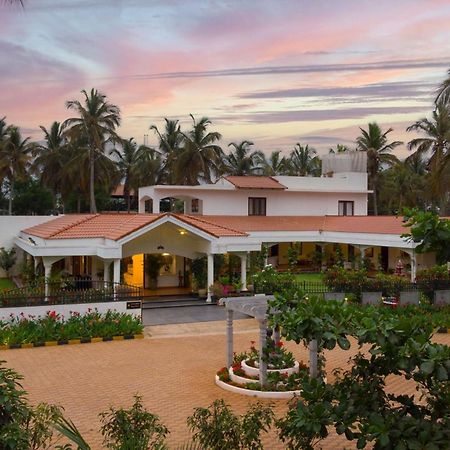 Stayvista At Silver Oak Farm - Breakfast Included Bangalore Esterno foto