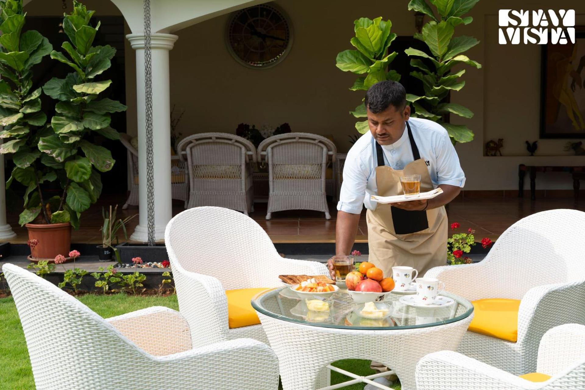 Stayvista At Silver Oak Farm - Breakfast Included Bangalore Esterno foto